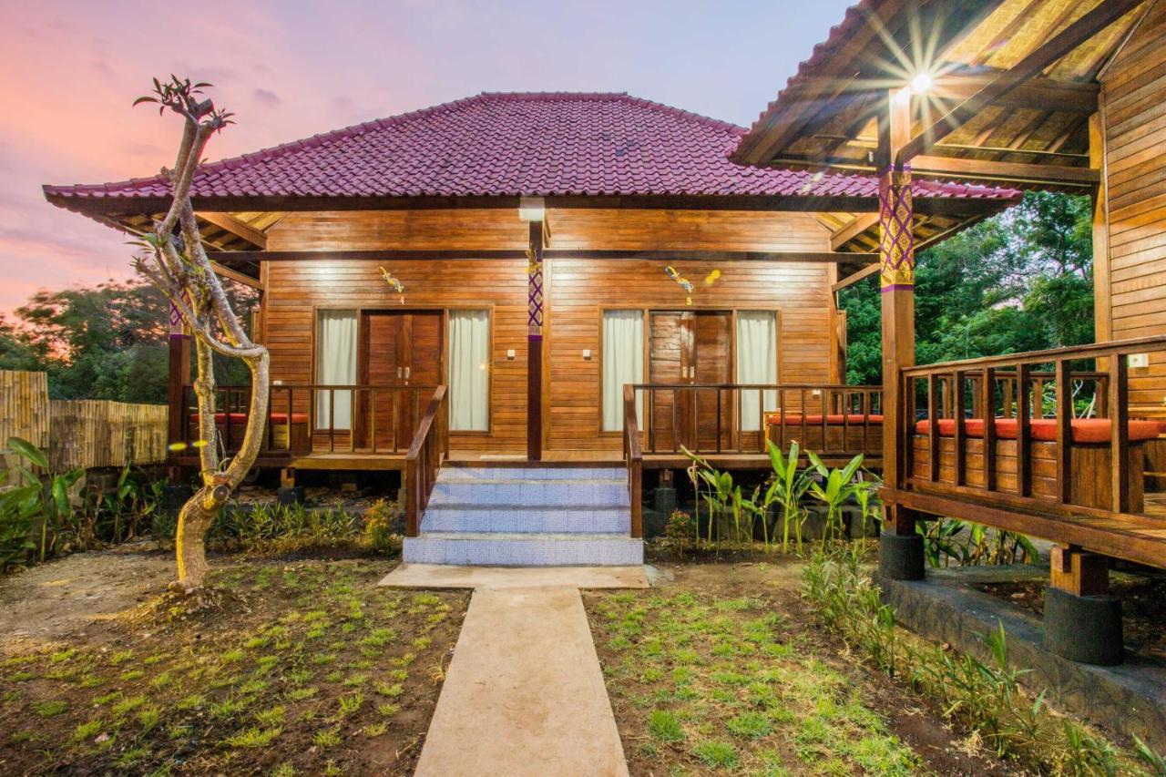 Uma Hostel Lembongan Exterior photo