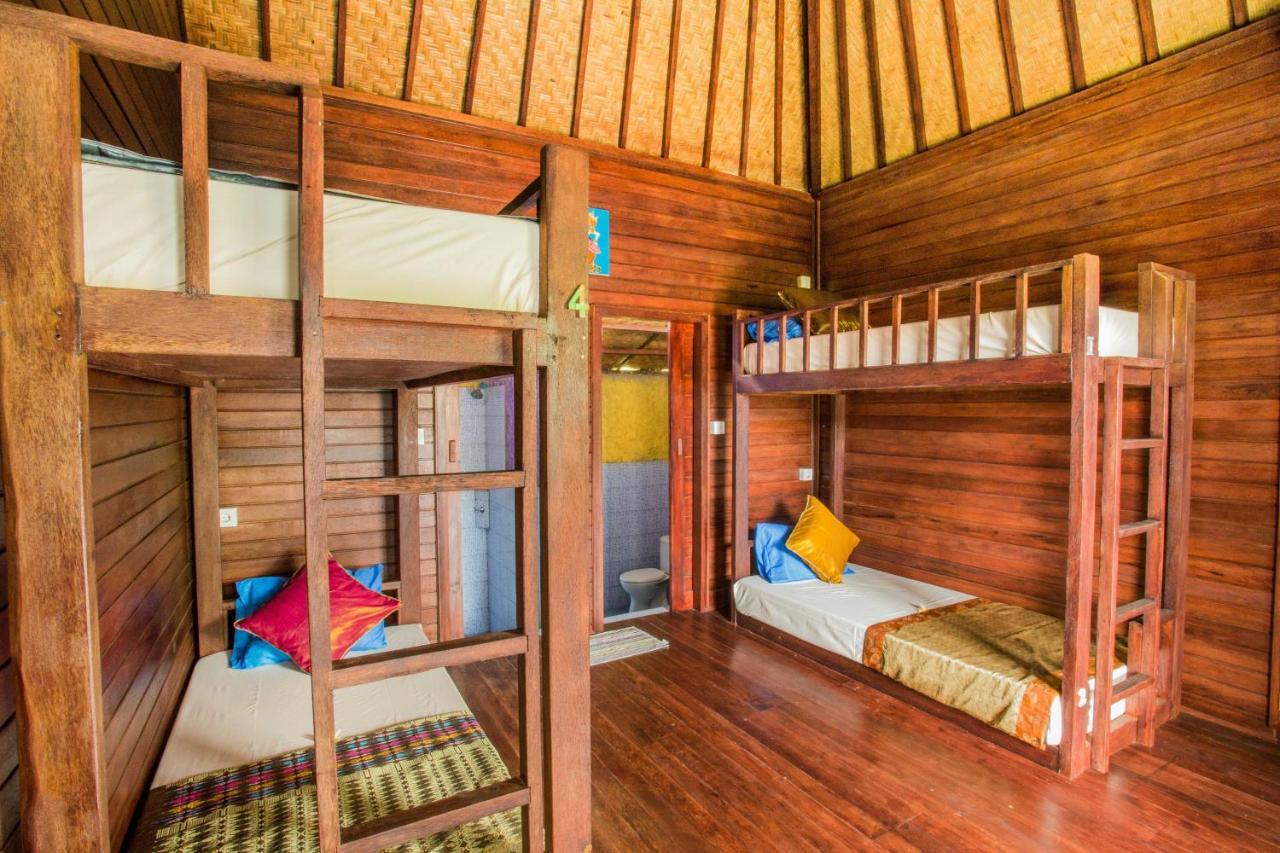 Uma Hostel Lembongan Exterior photo